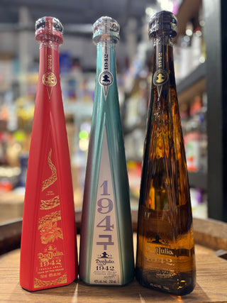 Don Julio 1942 Añejo Peggy Gou, Don Julio Sake Edition y Don Julio 1942 Añejo - Paquete de coleccionista de 3 botellas (750 ml cada una)